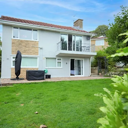 Sea Gem- Beautiful Family Home With Stunning Sea Views & Garden Tenby Exterior photo
