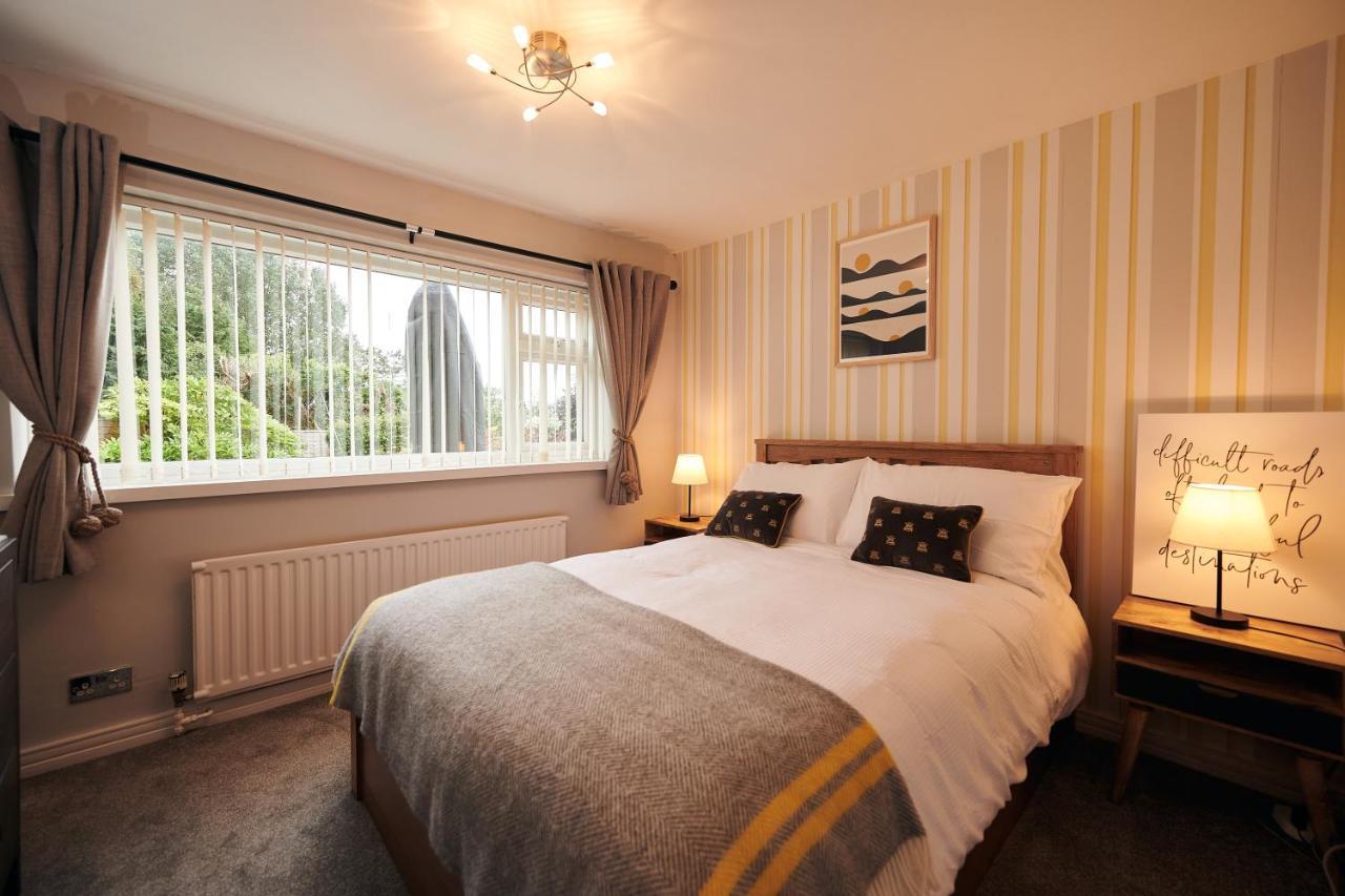 Sea Gem- Beautiful Family With Stunning Sea Views & Garden Holiday home *