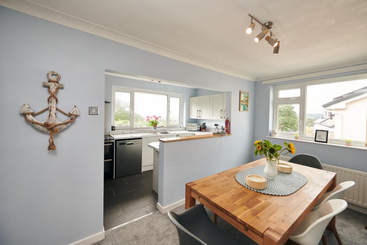 Sea Gem- Beautiful Family With Stunning Sea Views & Garden Holiday home *